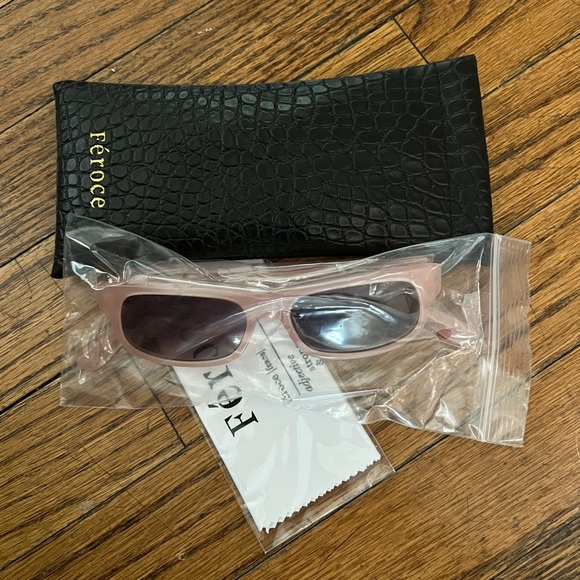 Feroce 90s inspired rectangular sunglasses in pink - Picture 3 of 4